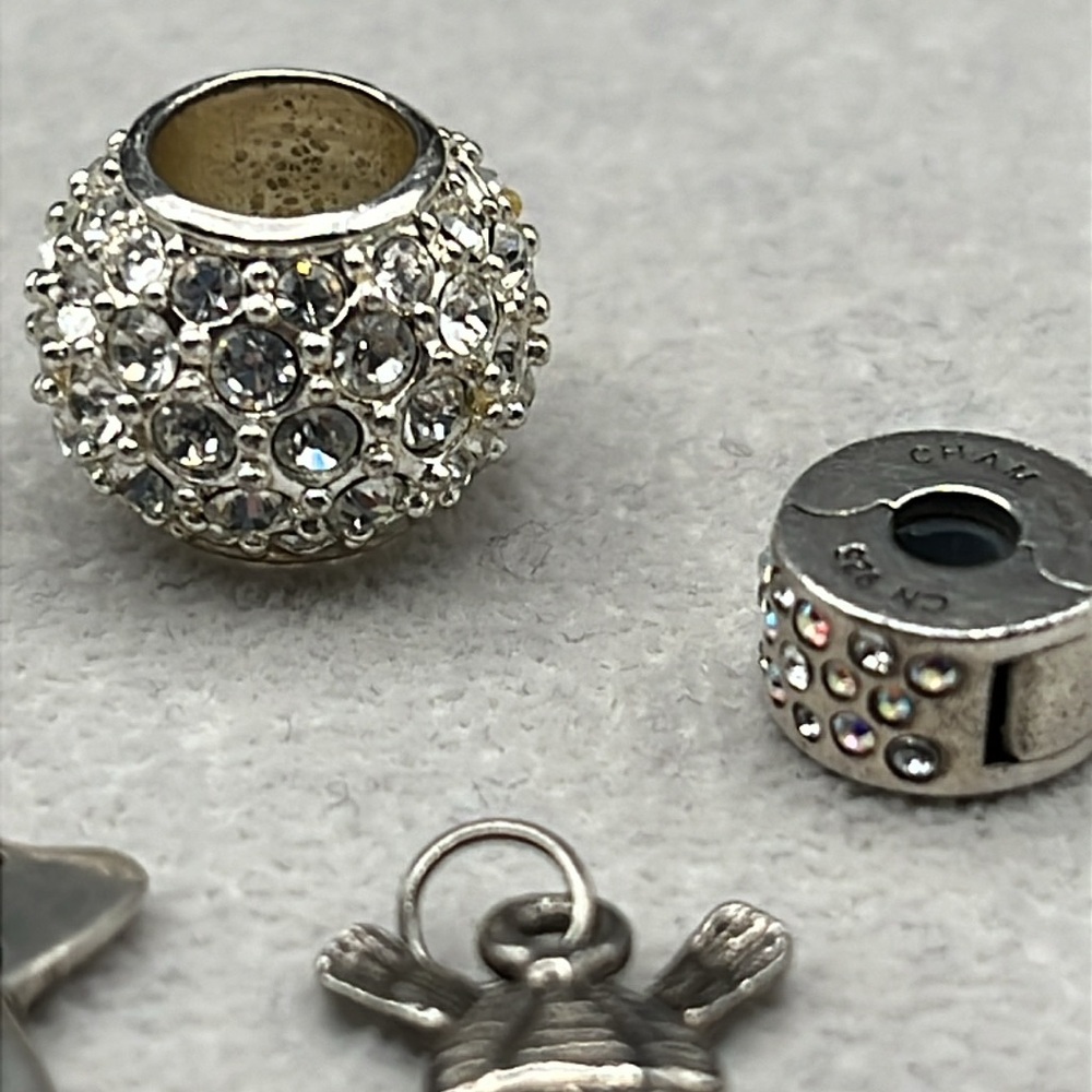 Lot of tested sterling silver charms ready to add to your charm bracelet resale - Picture 6 of 13